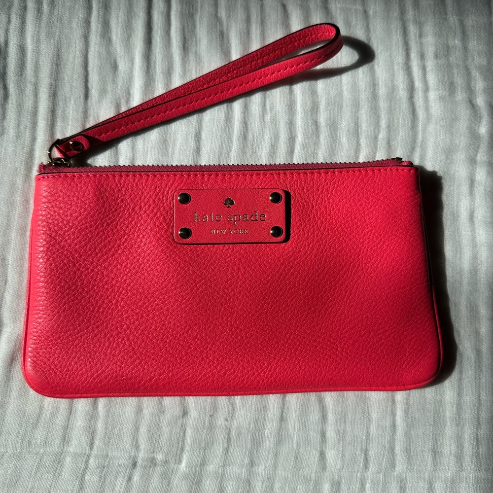 Kate Spade Zippered Chrissy Wristlet Berkshire Road